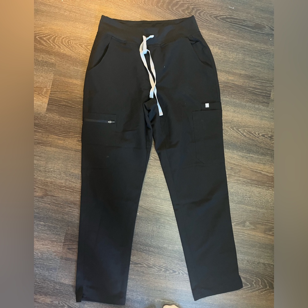 Black Fig Straight Leg scrub pant